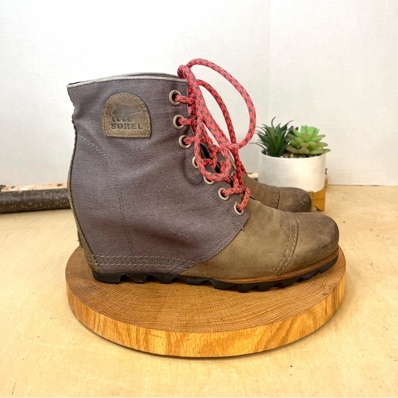 Sorel PDX 1964 Wedge Booties Women’s Size 10 Gray Tan Lace Up Ankle Boots - Picture 1 of 16